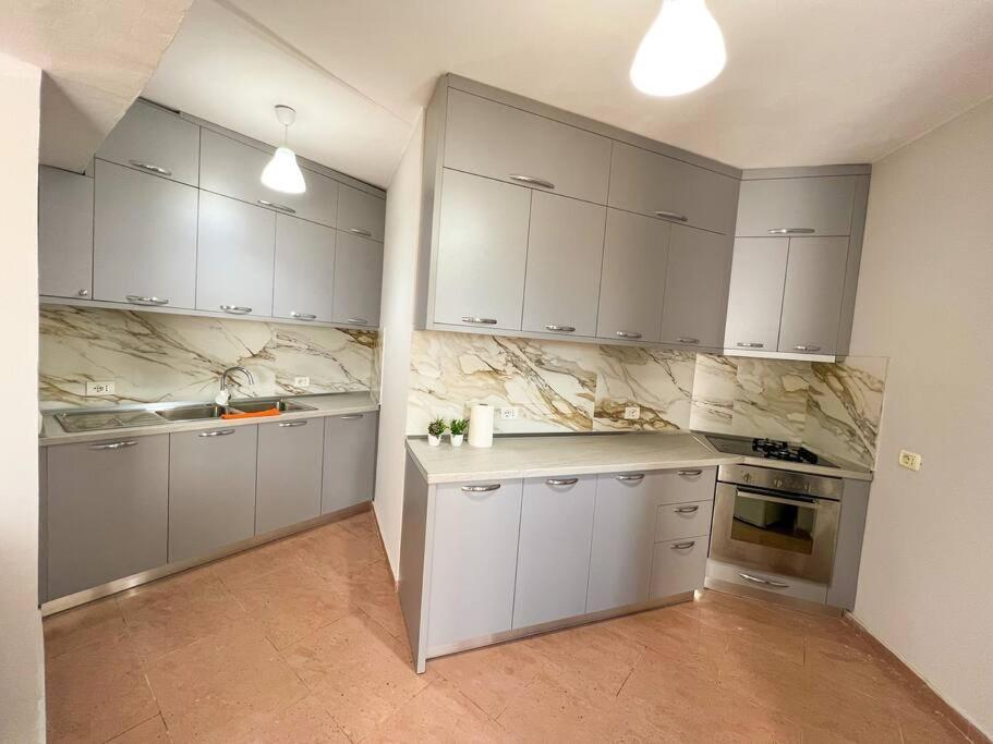 Scanderbeg Square 2Br Apt 티라나 외부 사진